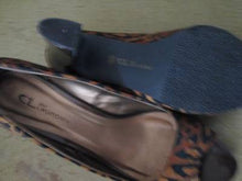 Load image into Gallery viewer, Women Heels "Chinese Laundry" CL size 10 Canvas fabric Leopard Brown Fashion.